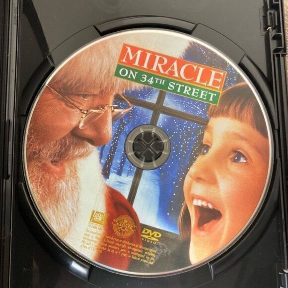 Christmas Classics 4 Disc DVD Collection Set Home Alone Holiday Movie Bundle - Picture 11 of 14